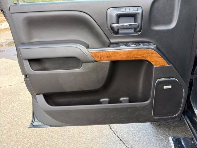 2017 Graphite Metallic Chevrolet Silverado 2500HD High Country 4X4 Truck
