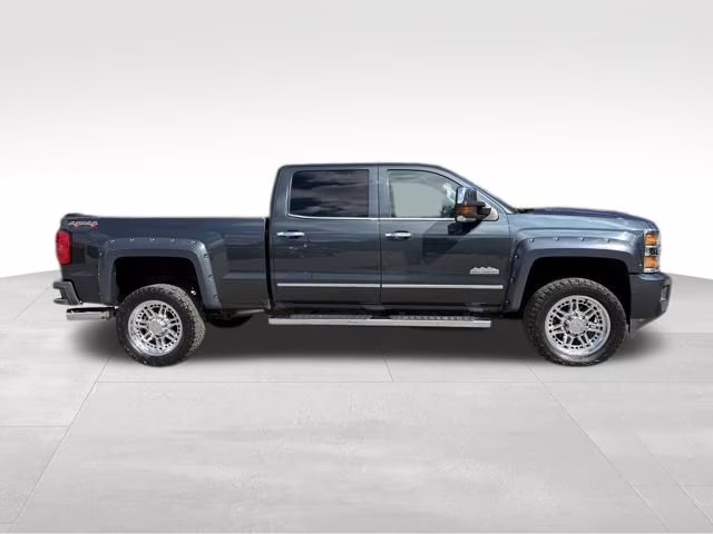 2017 Graphite Metallic Chevrolet Silverado 2500HD High Country 4X4 Truck