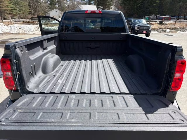 2017 Graphite Metallic Chevrolet Silverado 2500HD High Country 4X4 Truck