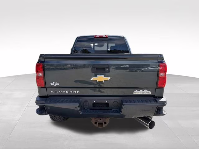 2017 Graphite Metallic Chevrolet Silverado 2500HD High Country 4X4 Truck