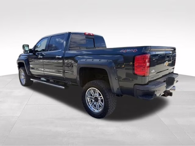2017 Graphite Metallic Chevrolet Silverado 2500HD High Country 4X4 Truck