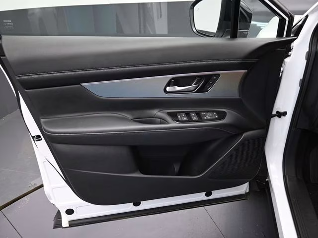 2025 Everest White Pearl Tricoat Nissan Murano SL AWD SUV