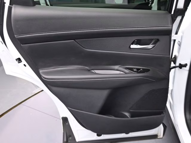 2025 Everest White Pearl Tricoat Nissan Murano SL AWD SUV