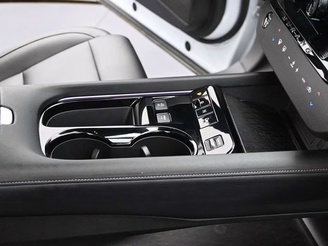 2025 Everest White Pearl Tricoat Nissan Murano SL AWD SUV