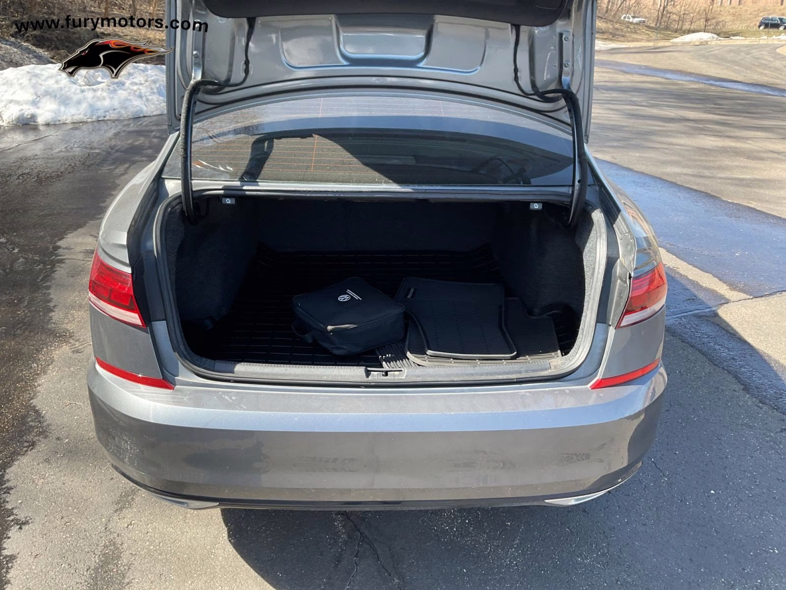 2022 Platinum Gray Metallic Volkswagen Passat 2.0T R-Line FWD Sedan