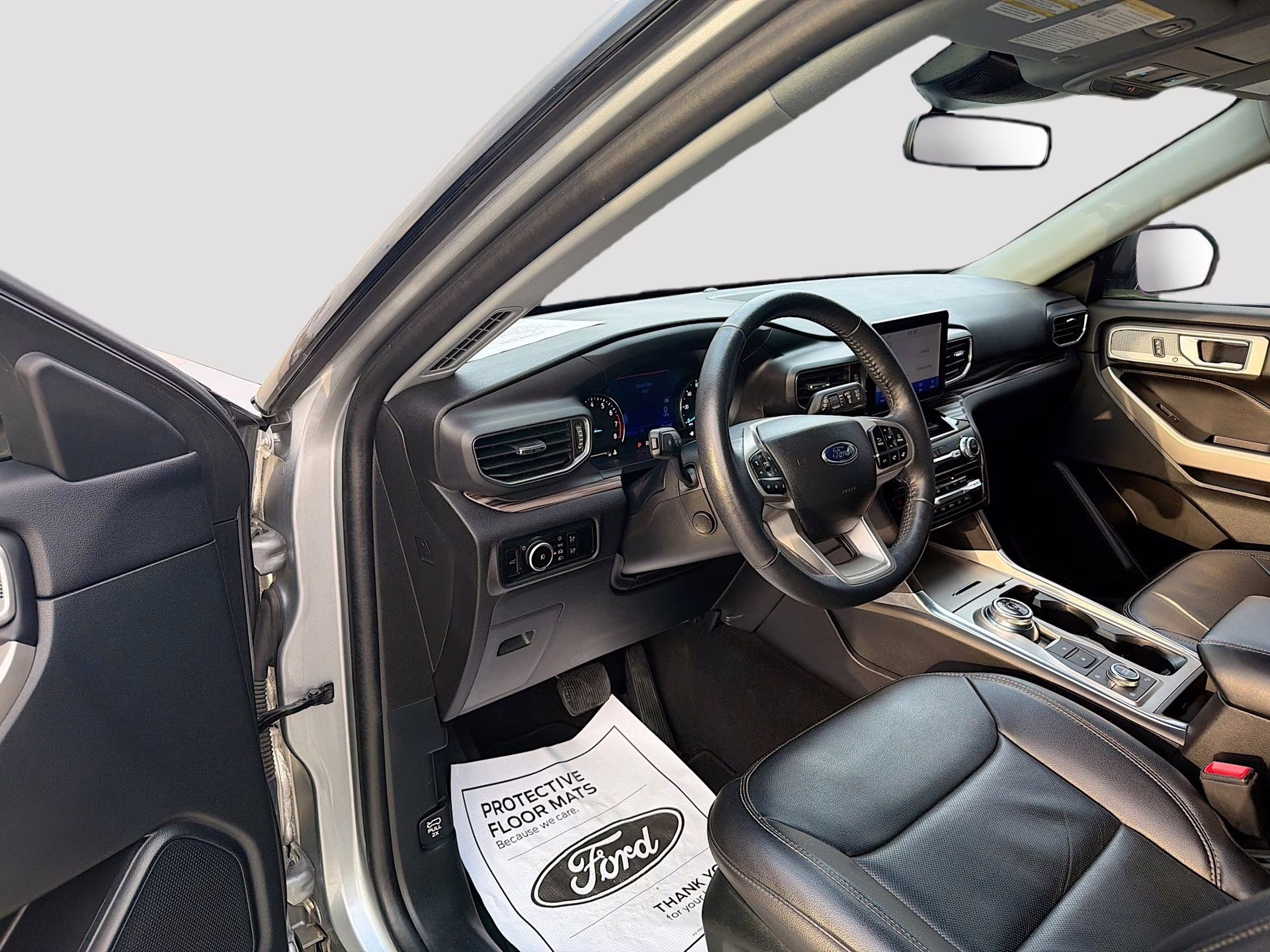 2023 Iconic Silver Metallic Ford Explorer Limited 4X4 SUV