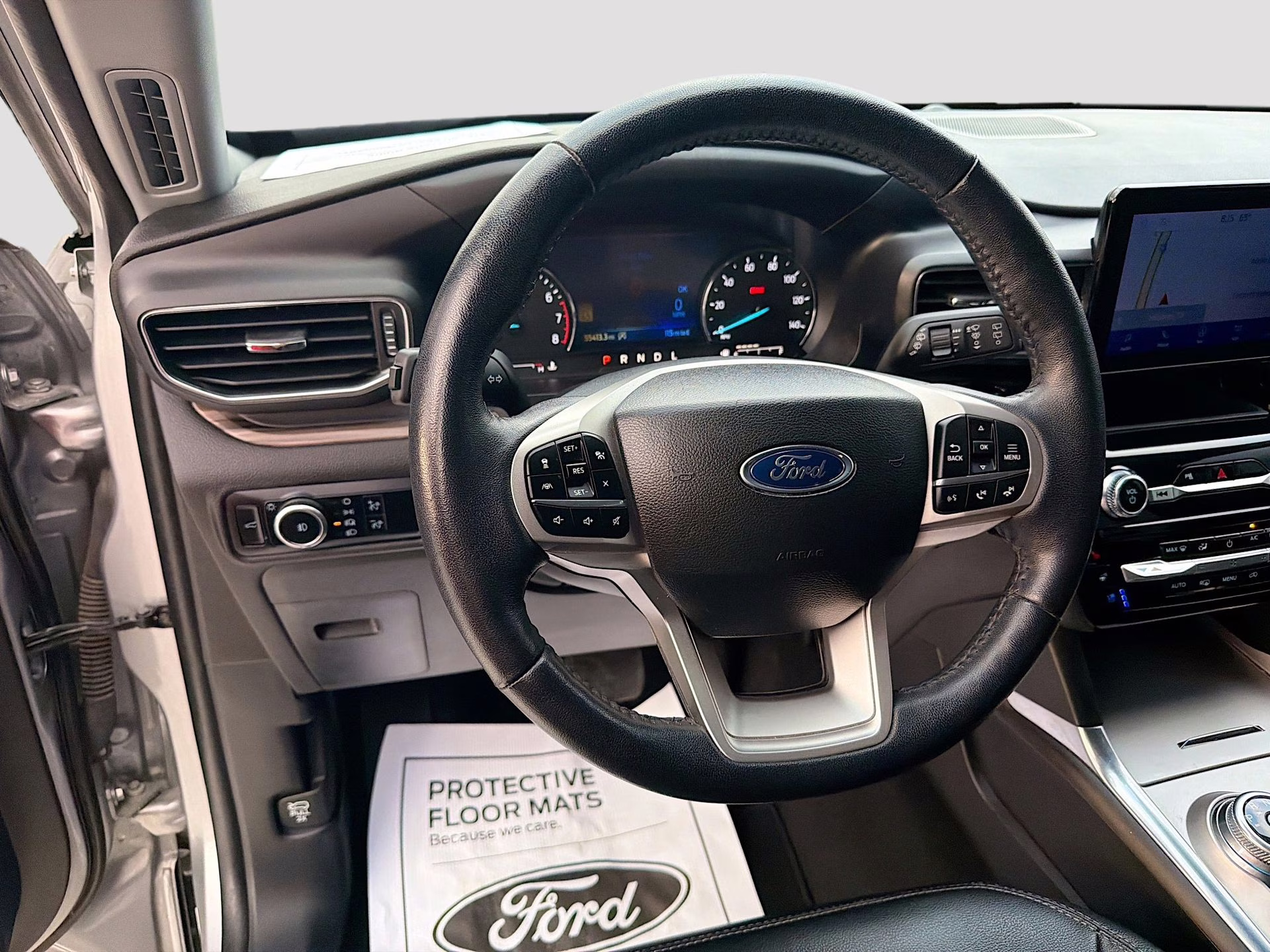 2023 Iconic Silver Metallic Ford Explorer Limited 4X4 SUV