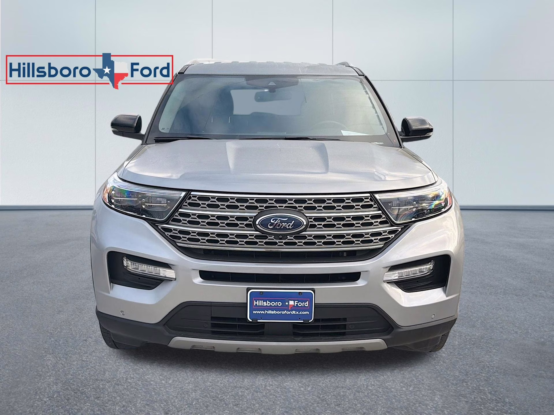 2023 Iconic Silver Metallic Ford Explorer Limited 4X4 SUV