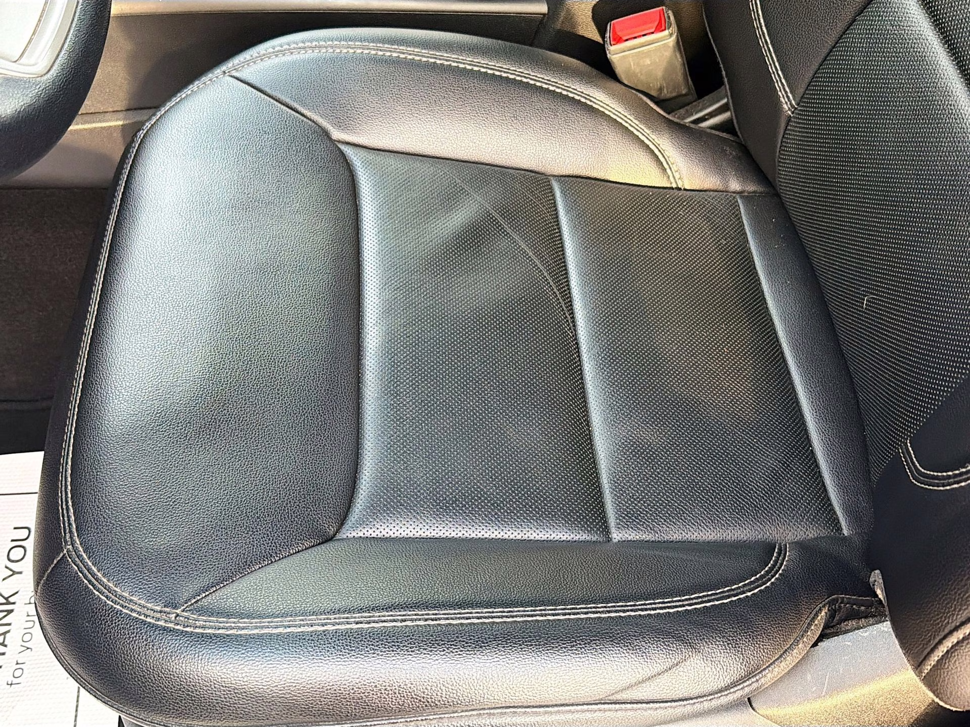 2023 Iconic Silver Metallic Ford Explorer Limited 4X4 SUV