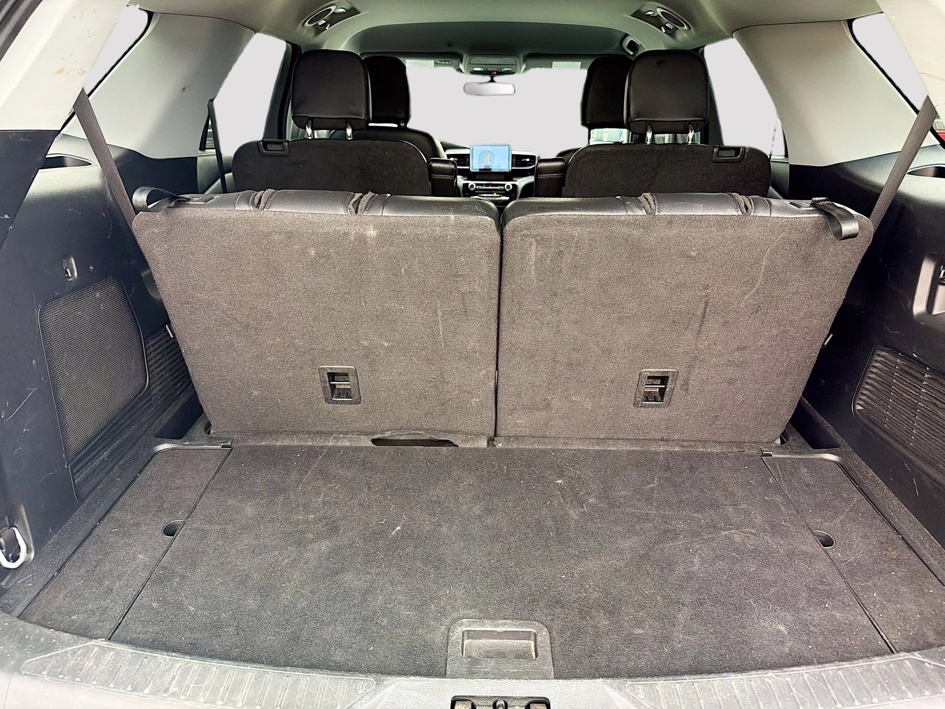 2023 Iconic Silver Metallic Ford Explorer Limited 4X4 SUV