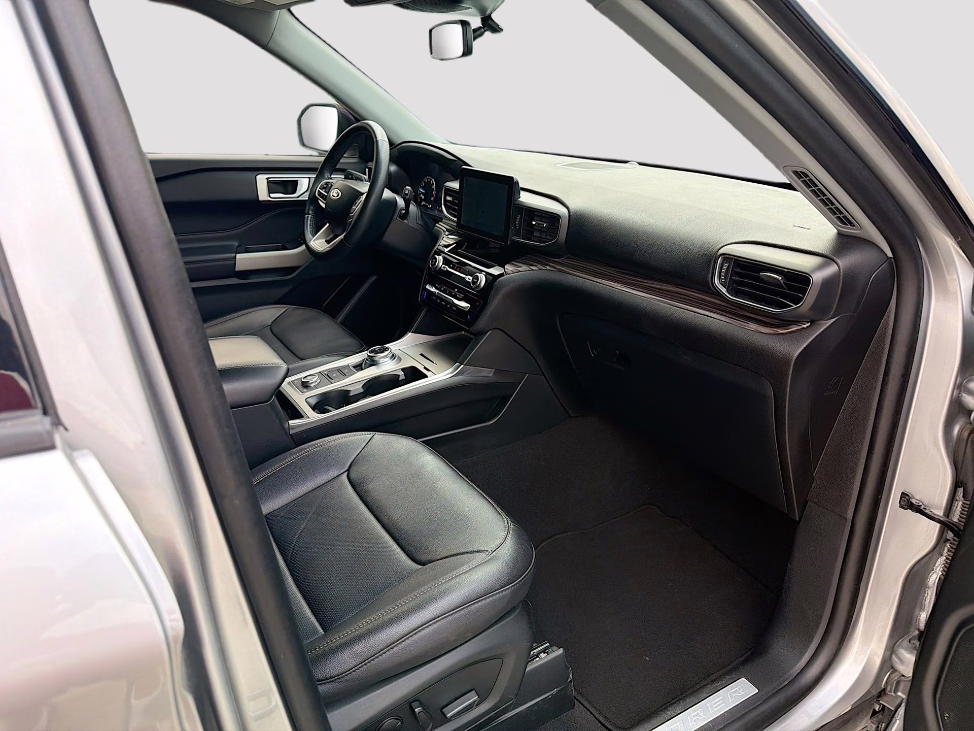 2023 Iconic Silver Metallic Ford Explorer Limited 4X4 SUV