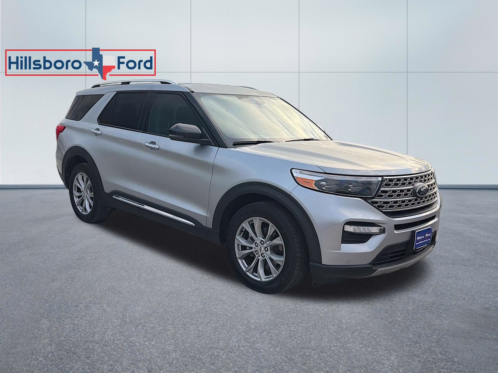 2023 Iconic Silver Metallic Ford Explorer Limited 4X4 SUV