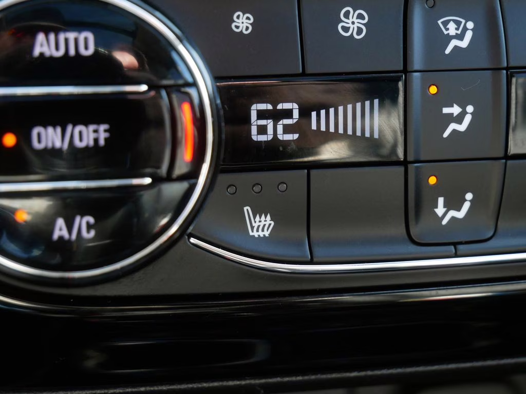 2023 White Frost Tricoat Buick Encore GX Essence AWD SUV