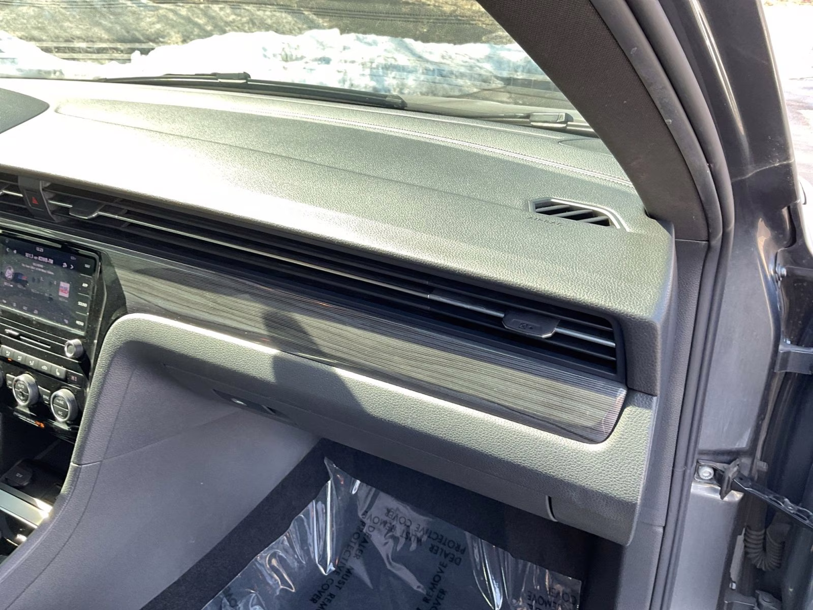 2022 Platinum Gray Metallic Volkswagen Passat 2.0T R-Line FWD Sedan