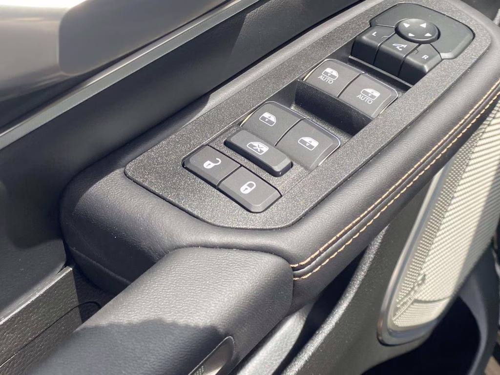 2026 Diamond Black Crystal Pearlcoat Ram 1500 Tungsten 4X4 Truck