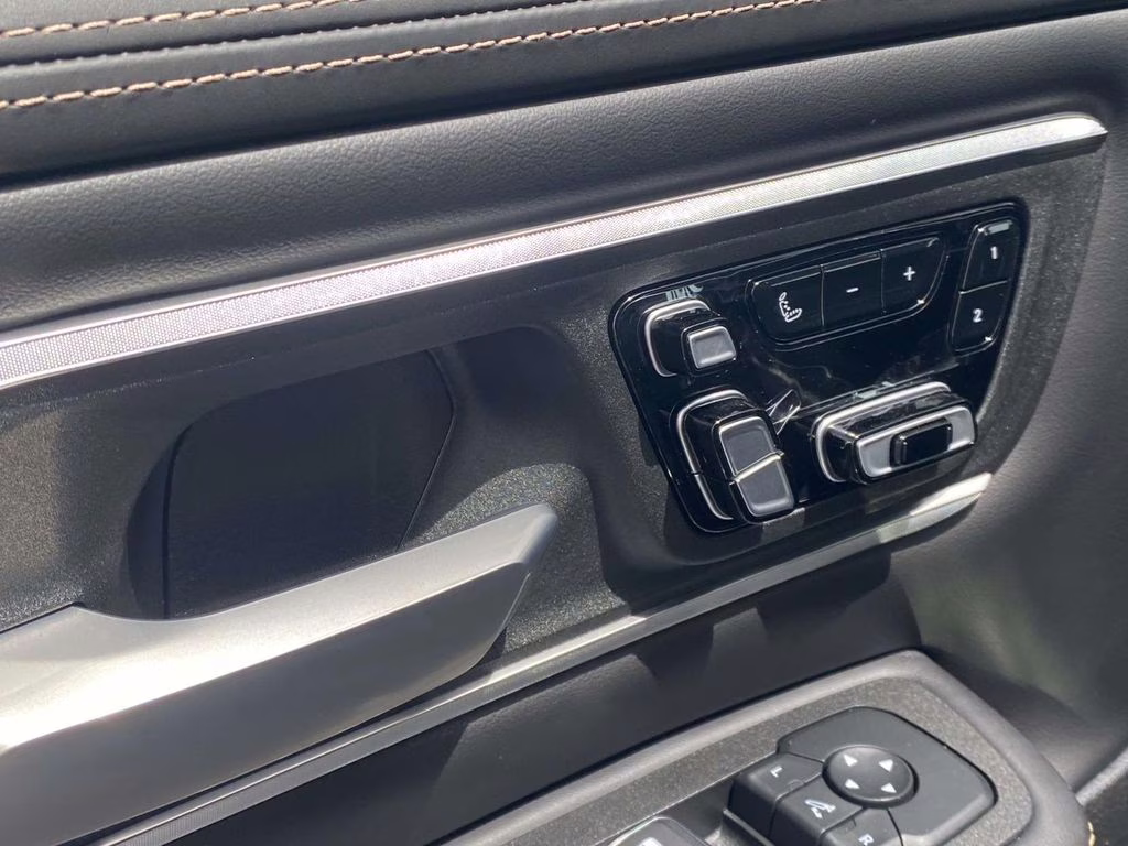 2026 Diamond Black Crystal Pearlcoat Ram 1500 Tungsten 4X4 Truck