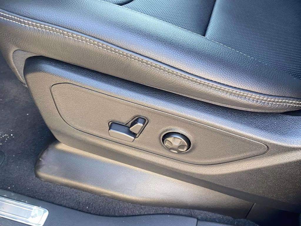 2026 Diamond Black Crystal Pearlcoat Ram 1500 RHO 4X4 Truck