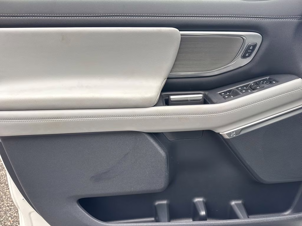 2026 White Metallic Ford Expedition Platinum 4X4 SUV