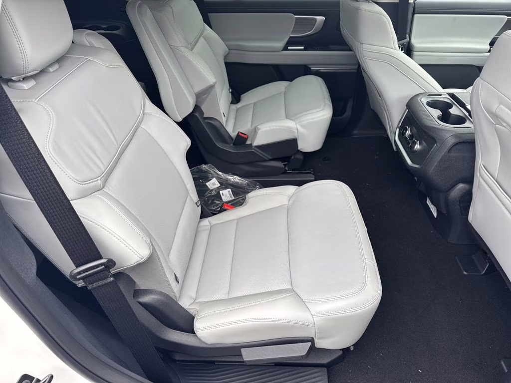 2026 White Metallic Ford Expedition Platinum 4X4 SUV