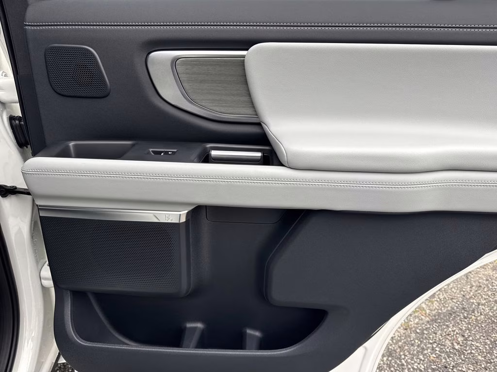 2026 White Metallic Ford Expedition Platinum 4X4 SUV