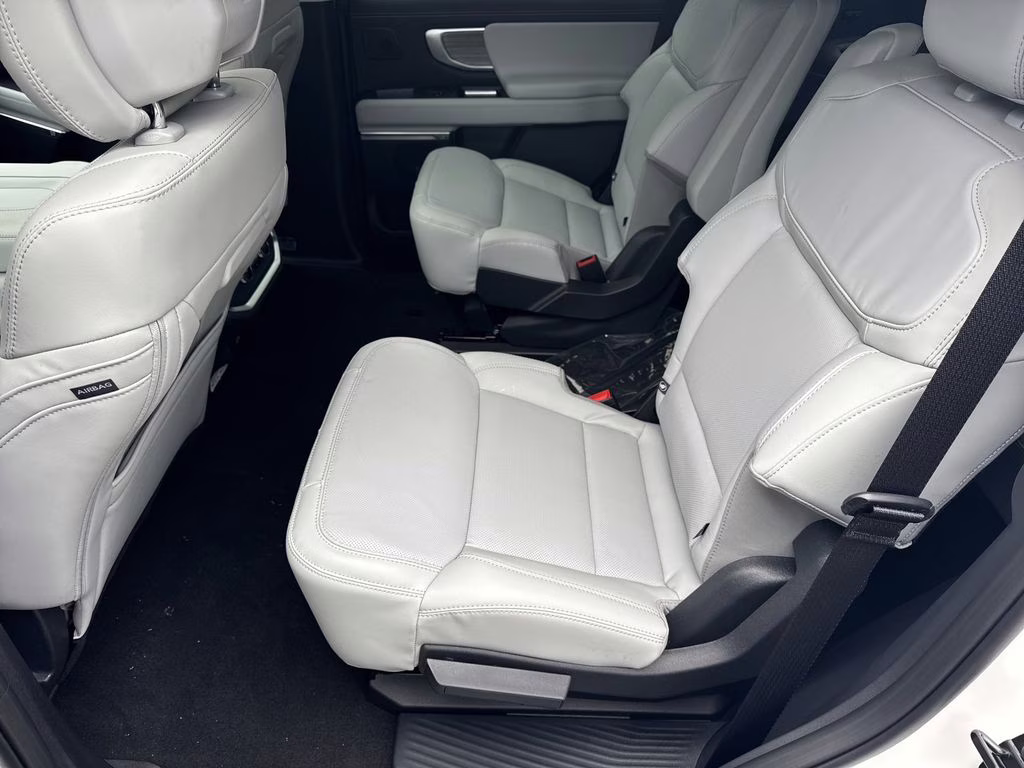 2026 White Metallic Ford Expedition Platinum 4X4 SUV