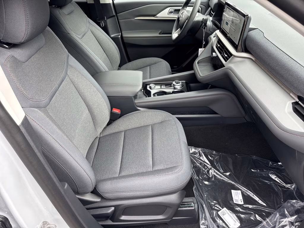 2026 White Metallic Ford Explorer Active RWD SUV