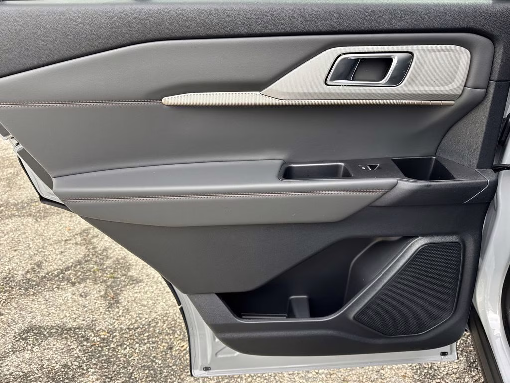 2026 White Metallic Ford Explorer Active RWD SUV