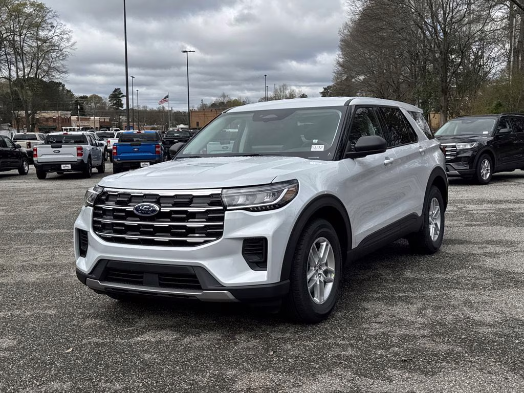 2026 White Metallic Ford Explorer Active RWD SUV