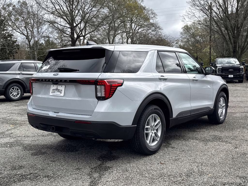 2026 White Metallic Ford Explorer Active RWD SUV