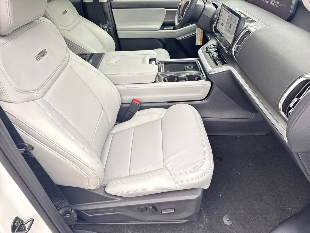 2026 White Metallic Ford Expedition Platinum 4X4 SUV