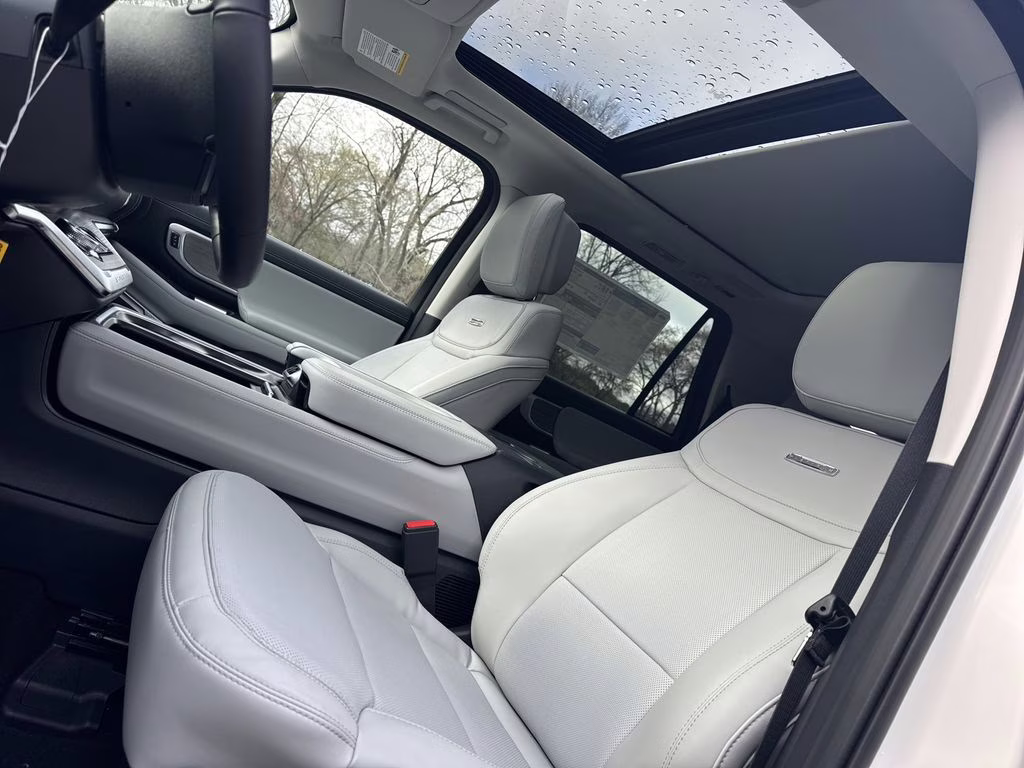 2026 White Metallic Ford Expedition Platinum 4X4 SUV