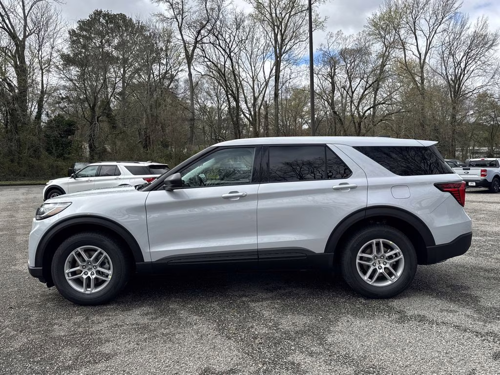 2026 White Metallic Ford Explorer Active RWD SUV