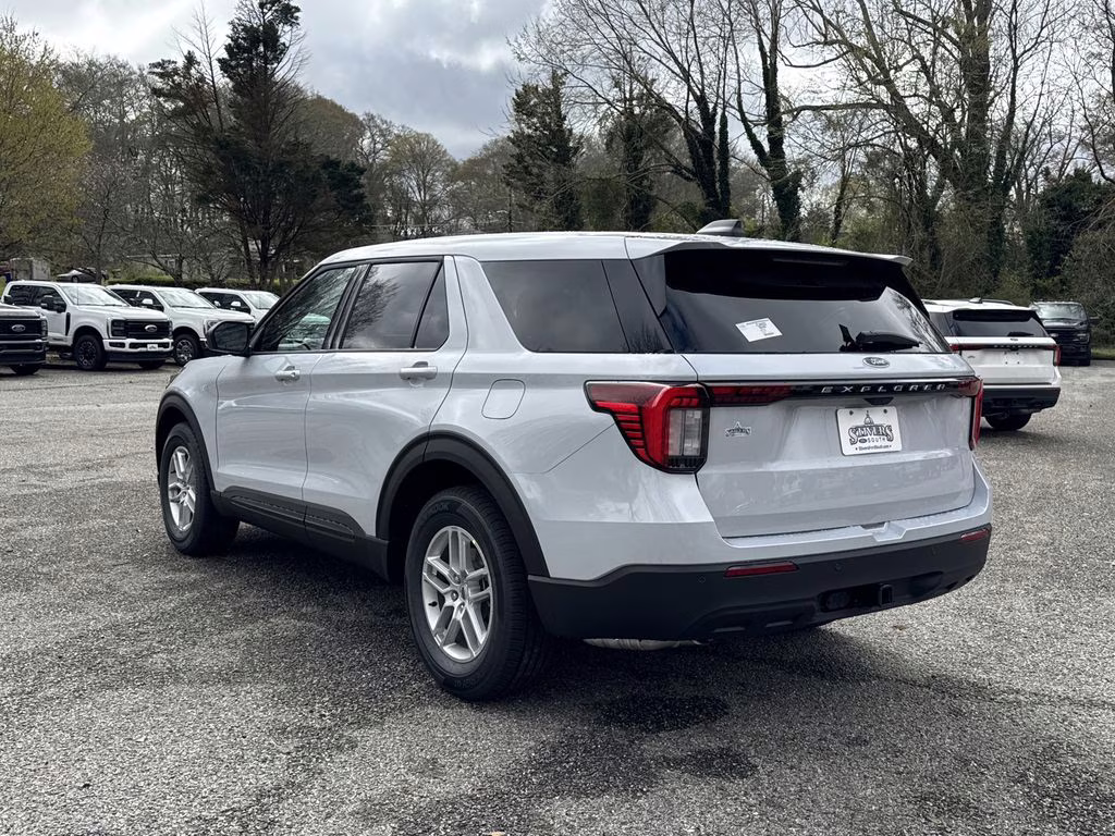2026 White Metallic Ford Explorer Active RWD SUV