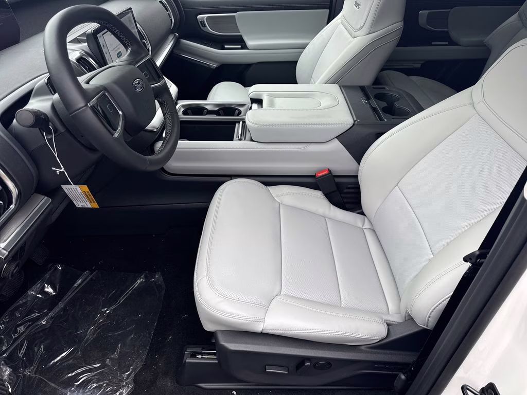 2026 White Metallic Ford Expedition Platinum 4X4 SUV