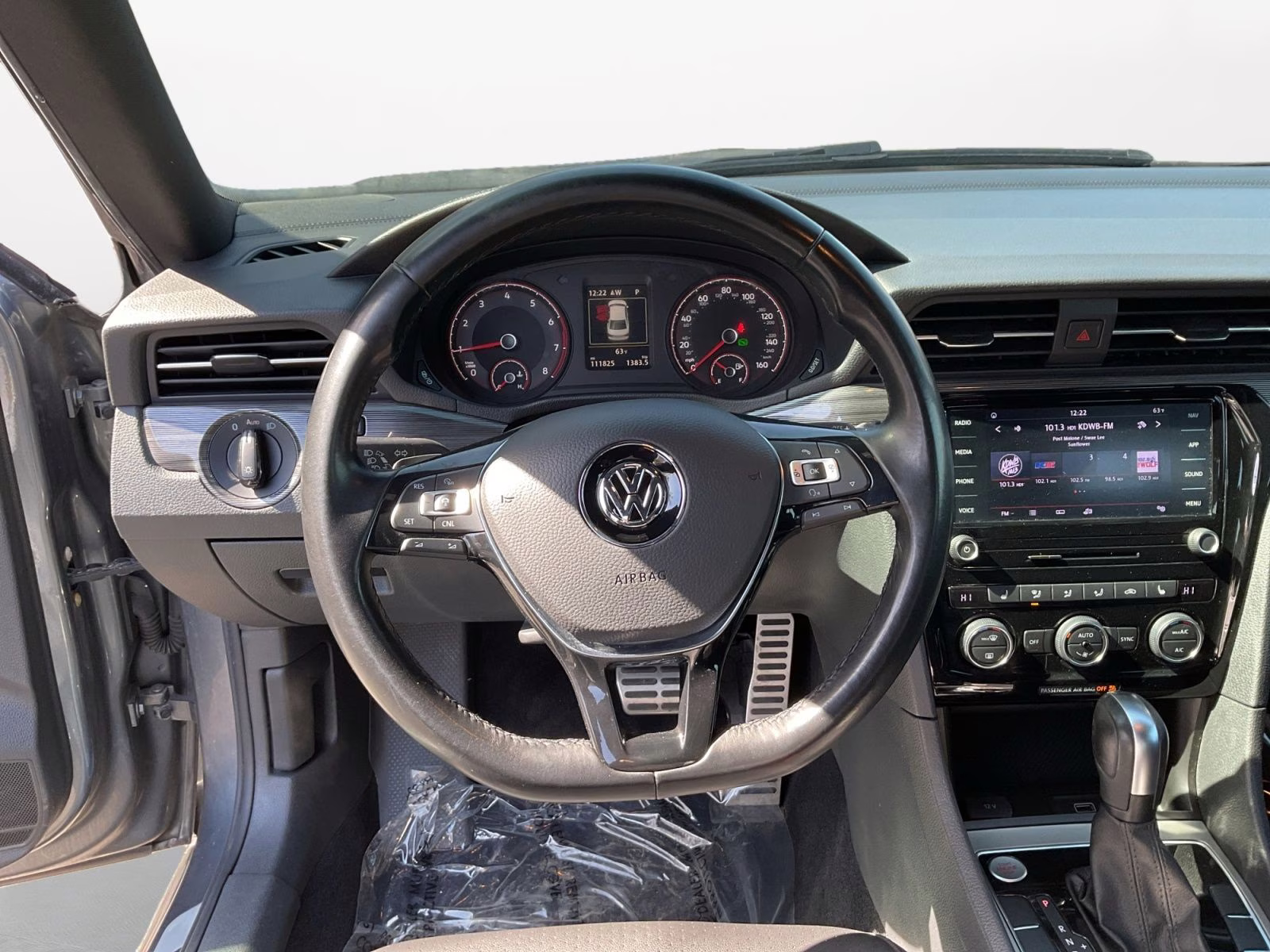 2022 Platinum Gray Metallic Volkswagen Passat 2.0T R-Line FWD Sedan