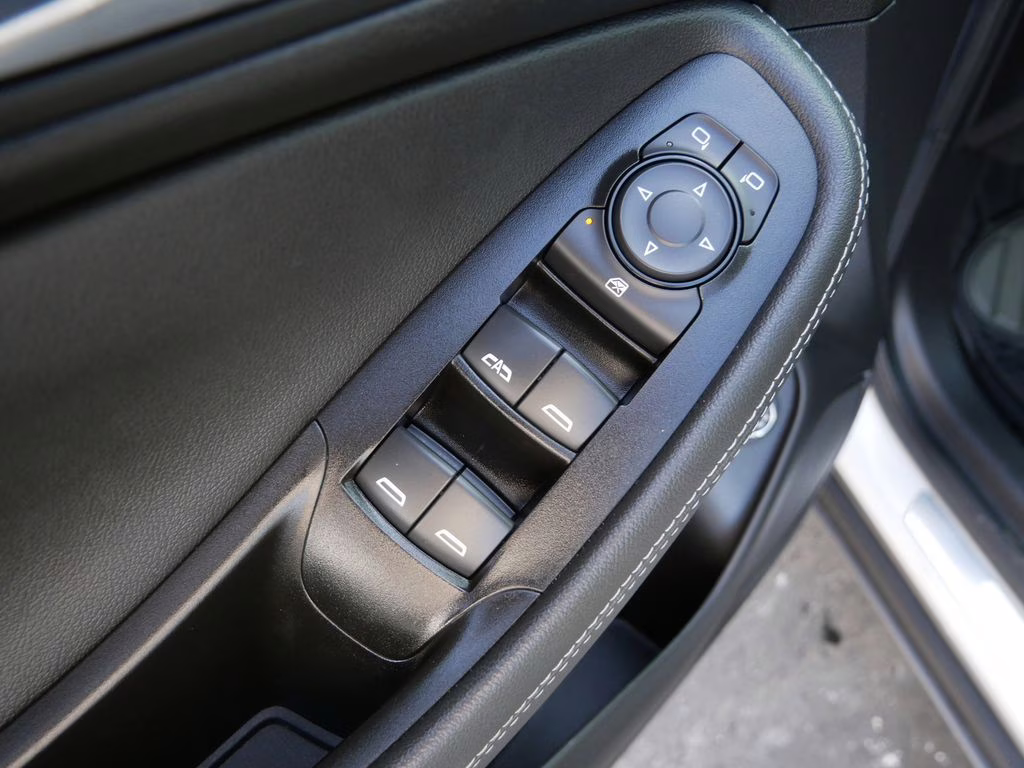 2023 White Frost Tricoat Buick Encore GX Essence AWD SUV