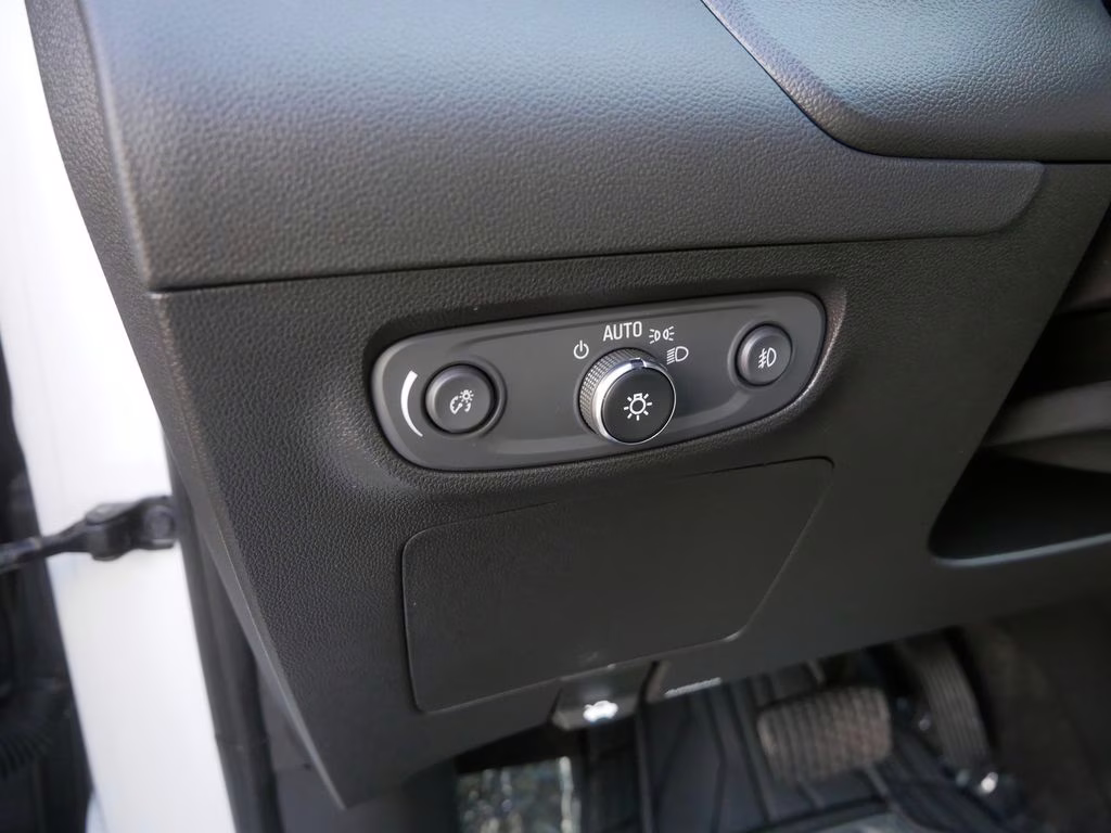 2023 White Frost Tricoat Buick Encore GX Essence AWD SUV