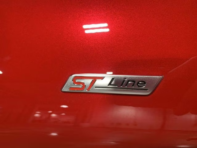 2026 Rapid Red Metallic Tinted Clearcoat Ford Explorer ST-Line 4X4 SUV