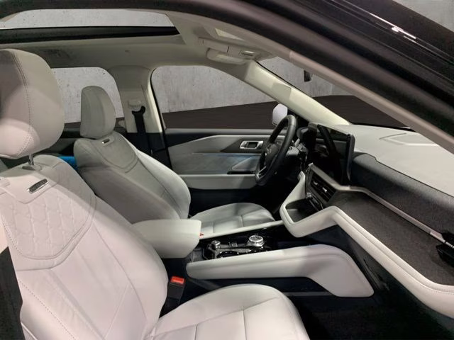 2026 Carbonized Gray Metallic Ford Explorer Platinum 4X4 SUV