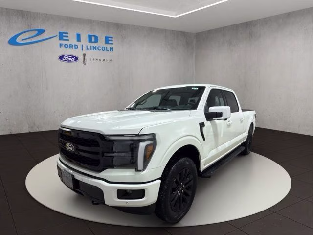 2026 Star White Metallic Tri-Coat Ford F-150 Lariat Black Appearance 4X4 Truck