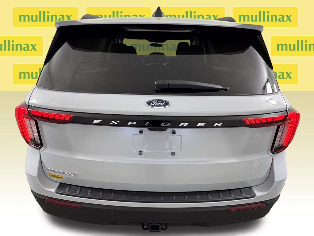 2026 Space White Metallic Ford Explorer Active RWD SUV