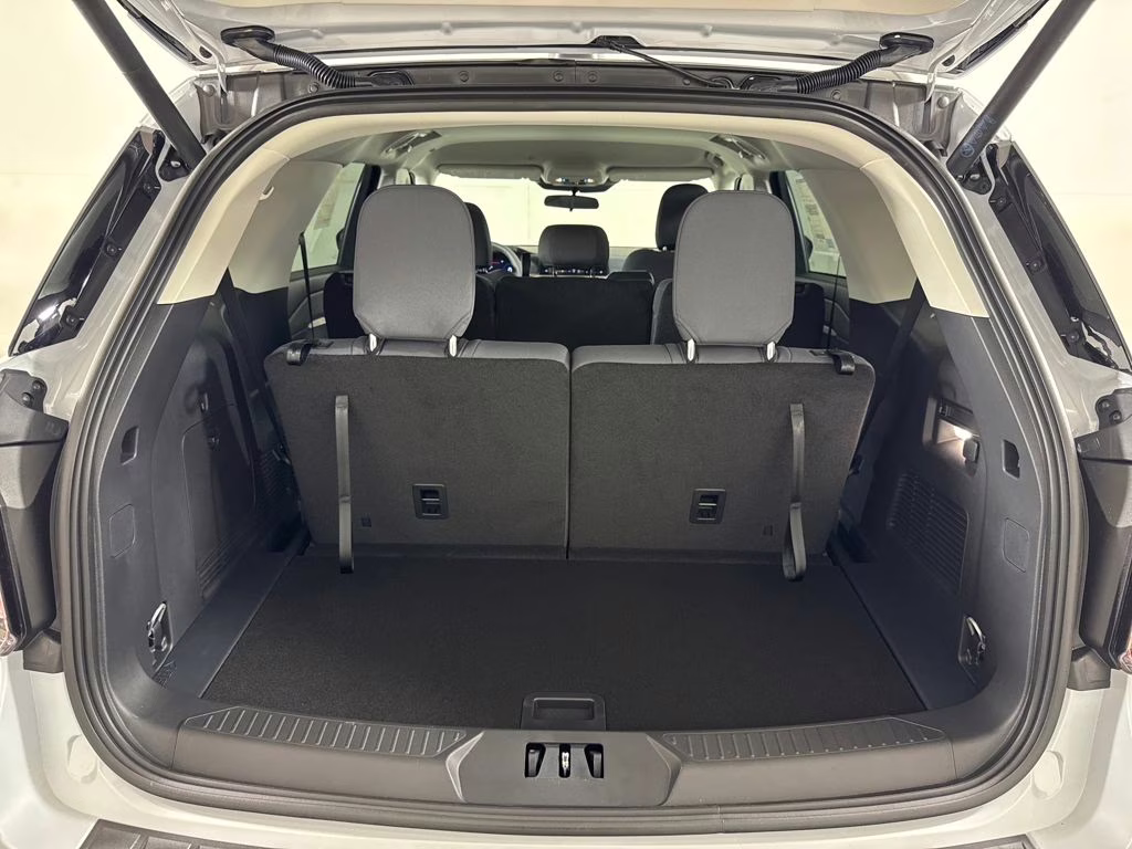 2026 Space White Metallic Ford Explorer Active RWD SUV