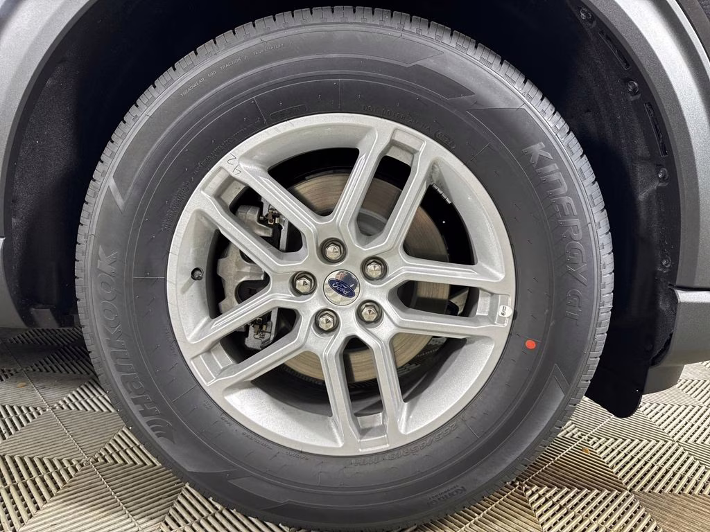 2026 Agate Black Metallic Ford Explorer Active RWD SUV