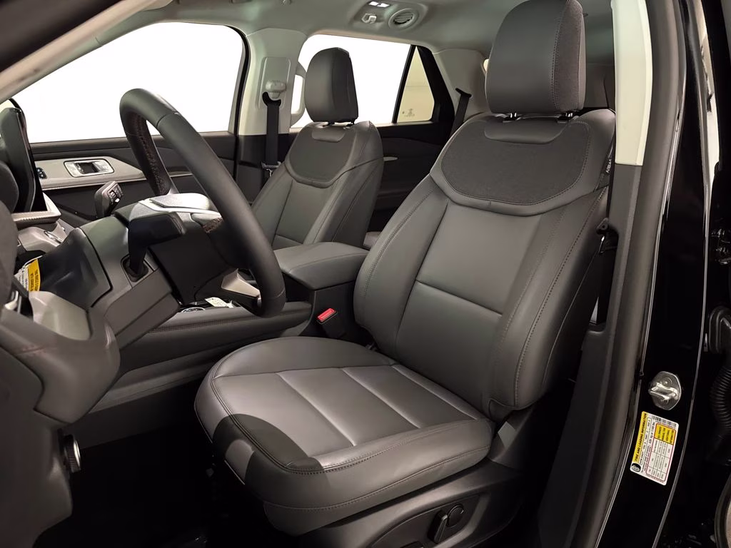 2026 Agate Black Metallic Ford Explorer Active RWD SUV