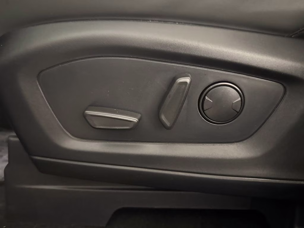2026 Agate Black Metallic Ford Explorer Active RWD SUV