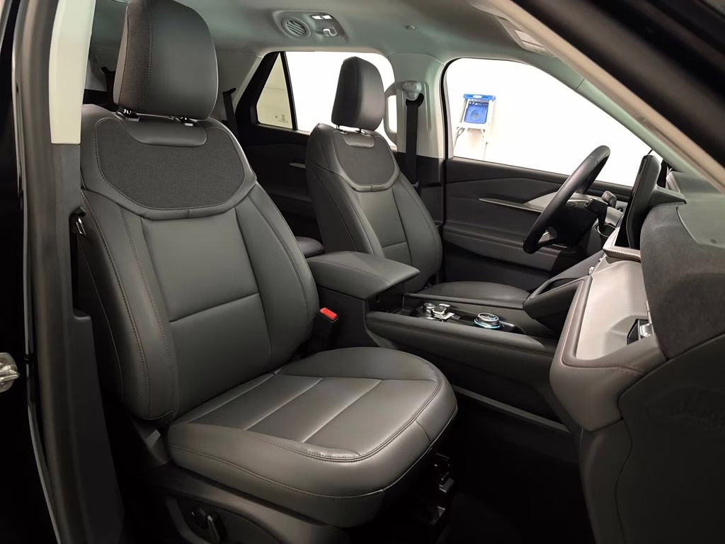 2026 Agate Black Metallic Ford Explorer Active RWD SUV