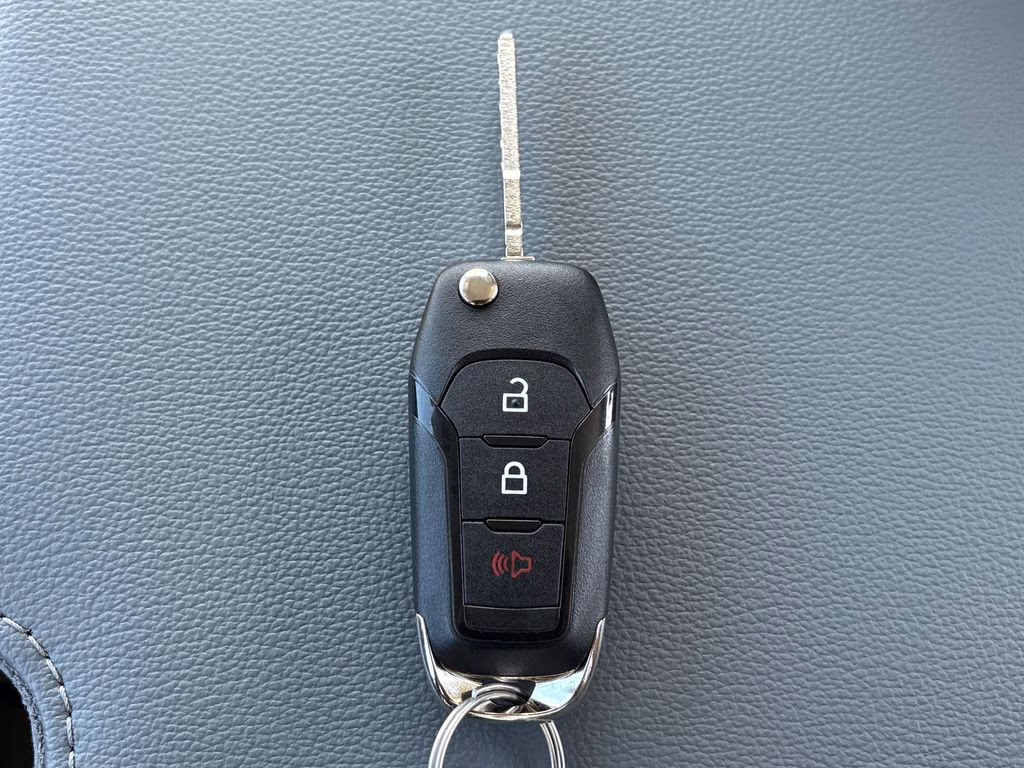 2026 Oxford White Ford Super Duty F-250 SRW XL RWD Truck