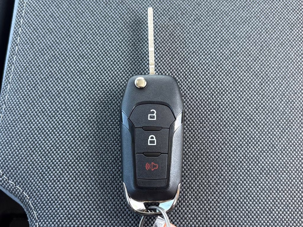 2026 Oxford White Ford Super Duty F-350 SRW XL RWD Truck