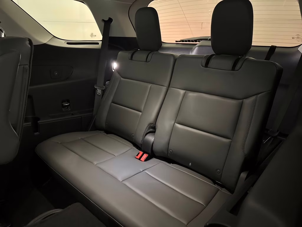 2026 Agate Black Metallic Ford Explorer Active RWD SUV