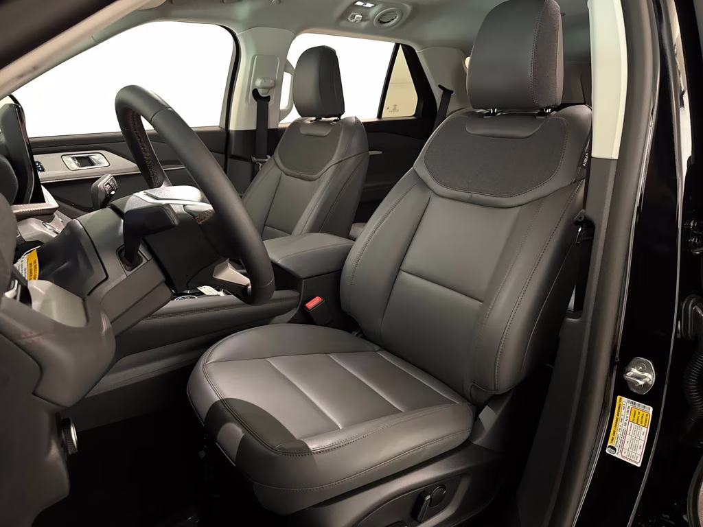 2026 Agate Black Metallic Ford Explorer Active RWD SUV